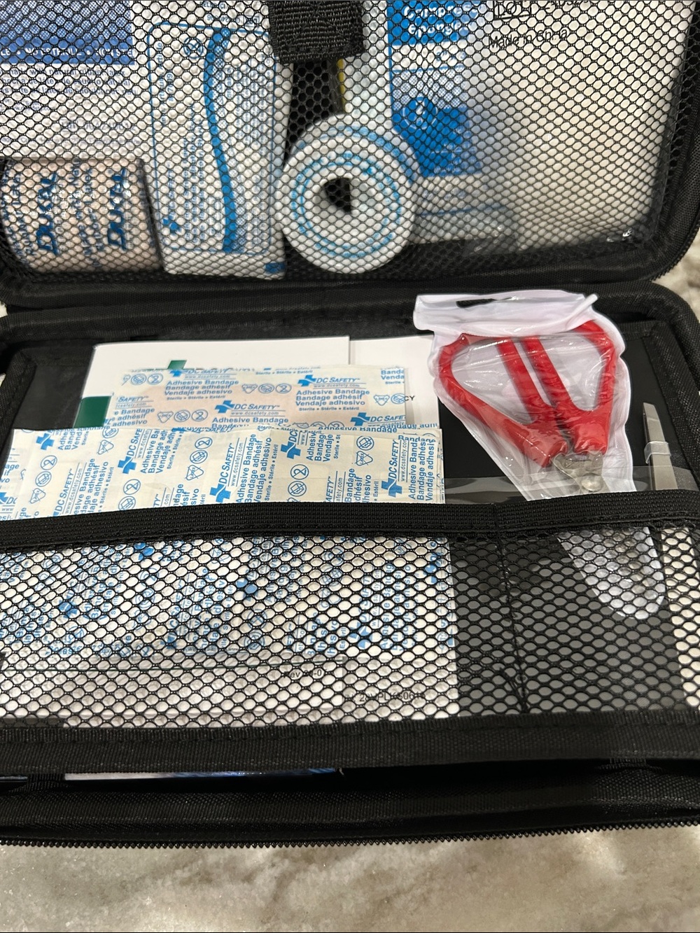 Land Rover First-aid Kit - Picture 7 of 11